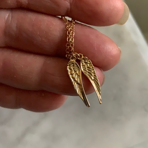 🦩SALE PICK 4 for $20 Delicate Double Angel Wings Necklace with Chain in Gold - Picture 8 of 12